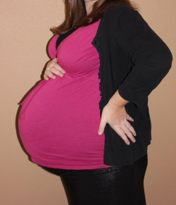 childbirthwoman:  39 week belly pic - probably my last one!  For sure the last one with me dressed up! (I went to a graduation this evening).     The Amazing Childbirthwoman: http://childbirthwoman.tumblr.com/