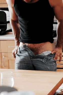 drrikko:  there’s something about austin wilde…   that something obviously being that 8&quot; snake concealed in his pants