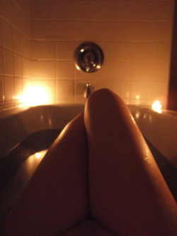 i-like-when-youre-filthy:  favorite self shots from my old blog. I should really do that again… 