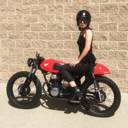 motorcycles-and-more:  Cafe Racer girlÂ 