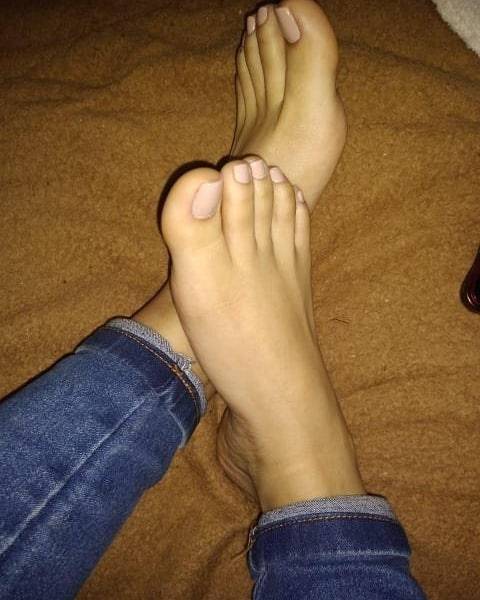 feeteverywhere10:  @feetvane #lovenails #prettynails #pedicure #nails #prettyfeet #prettytoes #nailart #feetnation #lovefeet #barefeet #pies #toes #feeteverywhere #pezinhos #perfectfeet #footlove #foot #feet #barefeet #pés #flipflops #instafeet #footmodel