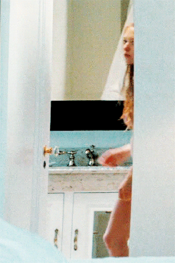 gotcelebsnaked:  Amanda Seyfried - nude in ‘Chloe’ (2009)
