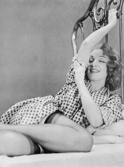 harmony-in-a-tune:  Marlene Dietrich for Harper’s Bazaar by Richard Avedon,1948. 