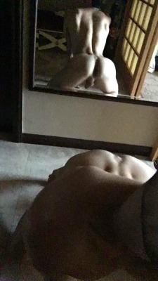 mitchrobertsxxx:  Waiting for daddy to come and use me  Another fan who is also a very hot boy offers up his ass to Daddy. Good boy.