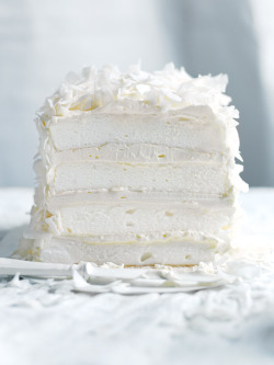 andantegrazioso:   coconut layer meringue cake  | Donna Hay