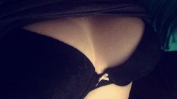 roxanne-ocean:  IM IN LOVE WITH MY NEW BRA AND I HAVE NO ONE TO SHOW IT TO AND I LIKED THIS PICTURE OF MY BOOBS