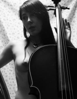ChibiKitty plays a mean cello