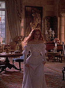 starsareforeternity:  Lucy Westenras white Gown from Bram Stokers Dracula (1992)