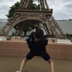 fy-exo:  150521 real__pcy: ë‚´ê°€ ì—íŽ íƒ‘ì²˜ëŸ¼ ë‚˜ì˜¤ê²Œ ì‚¬ì§„ì°ì–´ì¤„ê»˜  I will take the picture so that you look like the Eiffel tower 