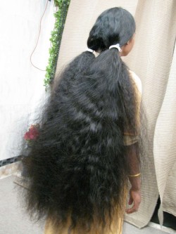 xxchinatown:  plotprincessss:  dear white people, we do not want you hair, you see this?that’s a good 4 bundles right there  yaaas