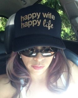 northernutahhotwife:  Checkout my new hat!