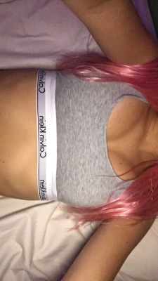 panty-whore:  Dyed my hair pink today💕