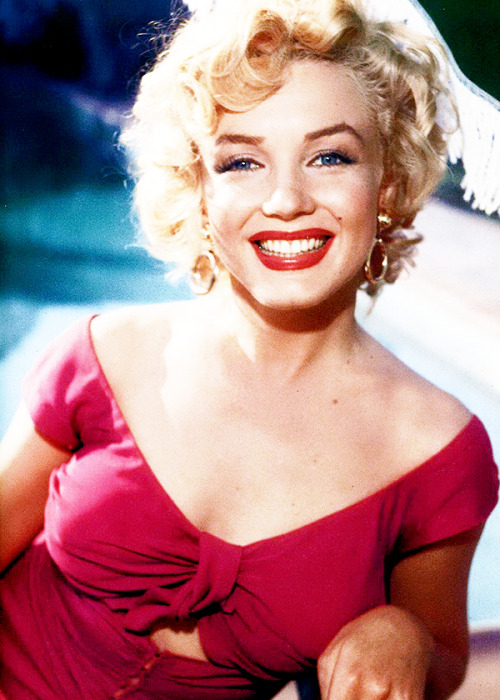 Marilyn monroe red lips