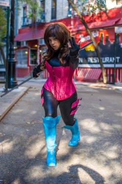 chubby-punk:  superheroesincolor:  Gambit #Cosplay by Lua Suicide     Photos by Jaycee Estrella photography and HSL photography   You can find your own Gambit cosplay here  [ Follow SuperheroesInColor on facebook / twitter / tumblr ]   This is one badass