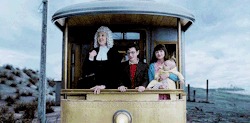 incomparablyme:    Video: The Official Trailer for Netflix’s ‘Lemony Snicket’s A Series of Unfortunate Events’ Series   