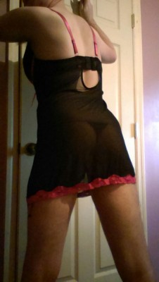 bi-sexual-cd:  I actually the way this dress looks. I know I need to shave lol #crossdresser