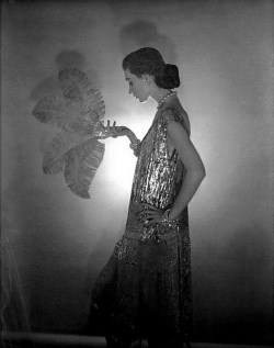 tabodesign:  Dovima wearing Chanel, Feb 1953 © Cecil Beaton Studio Archive, Sotheby’s London