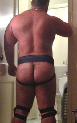 thelockerroom:  Wearing a jockstrap and knee pads…  this bear is ready to go.