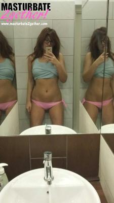 Young babe from Masturbate2Gether sharing a mirror selfie