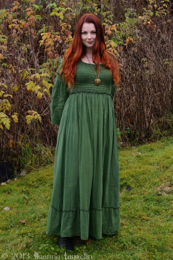 branna-laurelin:  When in doubt, go for green (by Branna Laurelin)This is one of my mottos. If I am in a situation where I really don’t know what to wear, I always end up choosing something green. It goes so well with my hair and skin, plus it is my