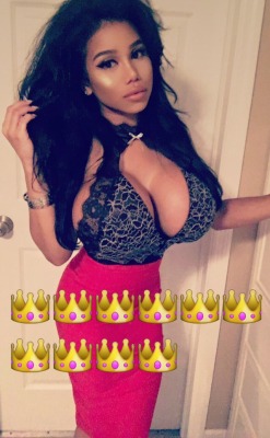 vivianroseofficial:  therealfakebimbos:Stephanie Hills, literally hills. Want to see me get HUGE, ROUND &amp; FAKE bimbo tits?💖 Help me save up for 3000cc expanders! Join my Onlyfans.