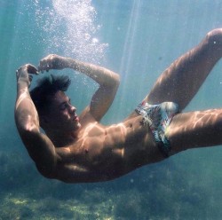 sebastianshomme:Under water
