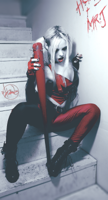 Harley Quinn cosplay shot at Hollow GRND StudioPhotography and editing by Hollow2.5 