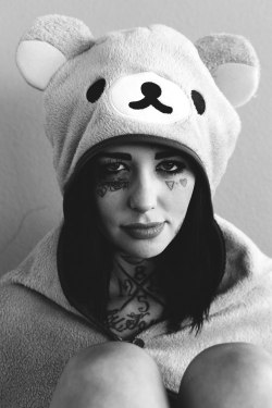 br0therh00d-0f-wolfx:  Jessica Clark   Why do people hate on face tats so much? I&rsquo;m gonna get some face tats. That way i&rsquo;ll never get some shitty job that judges me by appearance and then i&rsquo;ll focus on music which is what i&rsquo;m