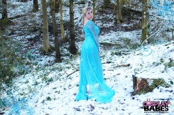 cosplaybabesxxx:Coming soon to WWW.COSPLAYBABES.XXX  Yuffie Yulan as Elsa from frozen!  @cosplaybabesxxx