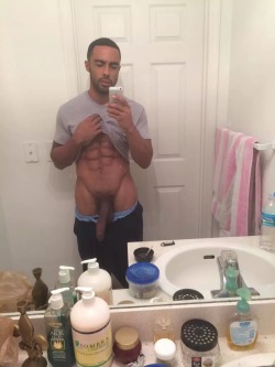 phillybarberfreak:  real-deal-inches:Quinton Hillock (Aka Strong Stallion) is a sex dream which came to life  Beautiful Site of a Black Man 