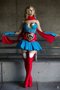 hotcosplaychicks:  Supergirl- Awaiting battle by JFamily Check out http://hotcosplaychicks.tumblr.com for more awesome cosplay