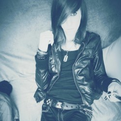Emo me :3 Rawr me? xd Its my street outfit btw ^_^