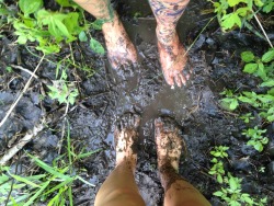 wre-ck-l-ess:  I wanna play in the mud