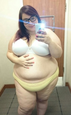 passionbbw:  Been awhile since I posted some half naked selfies 😘 