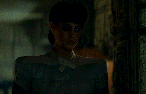 sci-fi-gifs:Sean Young and Harrison Ford in Blade Runner (1982)