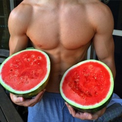 texasfratboy:nice melons!! …heehee