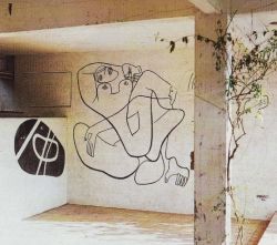 boyhaus:    Mural by Le Corbusier  