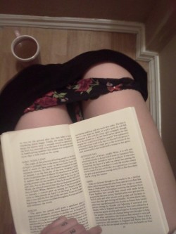 ineedcompany:  Tea, pee, poo, read. 