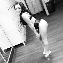 stripper-locker-room:  jes_702