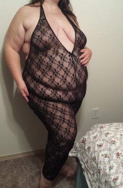 pregnantbbw:  A bit of a naughty body stocking: 28 weeks.  How fucking hot is this, bbw, pregnant and in a sexy outfit&hellip; I&rsquo;m going to blow a load