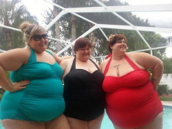 vavavoombbws:  Hotfattygirl Ivy, Malice, and Reenaye Starr Find more of these girls at:  http://hotfattygirl.com/   http://vavavoombbws.com/ 