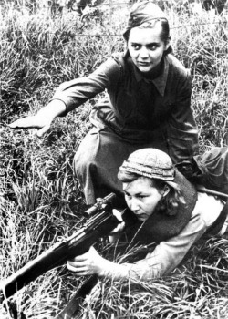 girlsattack:  Russian women training for the sniping job.