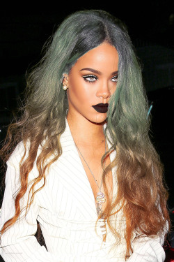 alert:  chokesngags:  trublulotus:  she can have me with this look. dear GAWD.  fuck me up why dont you ri got damn  Ok can we just talk about how fucking perfect this look is? Her makeup is literally flawless that cut crease turquoise shit is giving