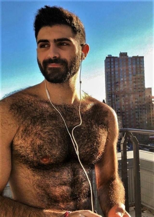 thebearunderground:brutally-gentlemen:Follow Hairymenmuscularlegs for your pictorial guide to a man’s man.The Bear Underground - Best in Hairy Men (since 2010)🐻💦 Over 47k followers and  63k+ posts in the archive 💦🐻