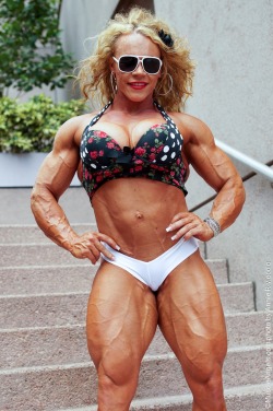 zimbo4444:  ..Aleesha Young..sexy fun mass muscle..  💪👸👍  I like how the vein runs across her breast :)