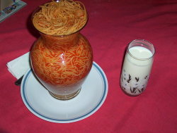 shitshilarious:  &ldquo;whats for dinner mom?&rdquo; “A vase of spaghetti and milk in a floral glass”