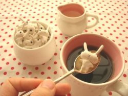 kawaiicutefood:  Click Here to find out what Food you should be eating in 2013!  bunny marshmallows? this seems like something that would be perfect for a gothic lolita tea party.