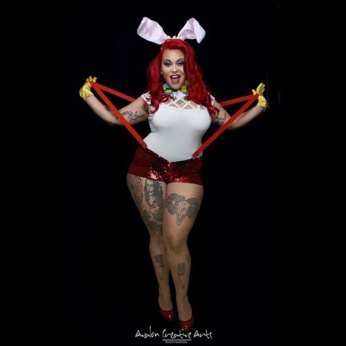 Are you following my fashion photography page @avaloncreativearts ・・・ Cosplay time with Dmt @dmtsweetpoison  as Roger Rabit from Who framed Roger Rabit&hellip; enjoy this #throwback #cosplay #latina #avaloncreativearts #curves #sultry #playful #heels