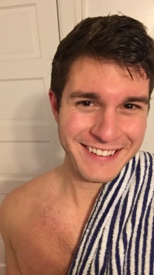 doctorjimbo:using a beach towel to shower with b/c laundry is awful aesthetic