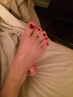 I had a lot of email and inquiries about the fan of my blog who did my pedicure.Â  He emailed me last MayÂ and said that he was local and that he really liked my feet.Â  He wondered if I would take some pictures at certain local locations for him.Â  That